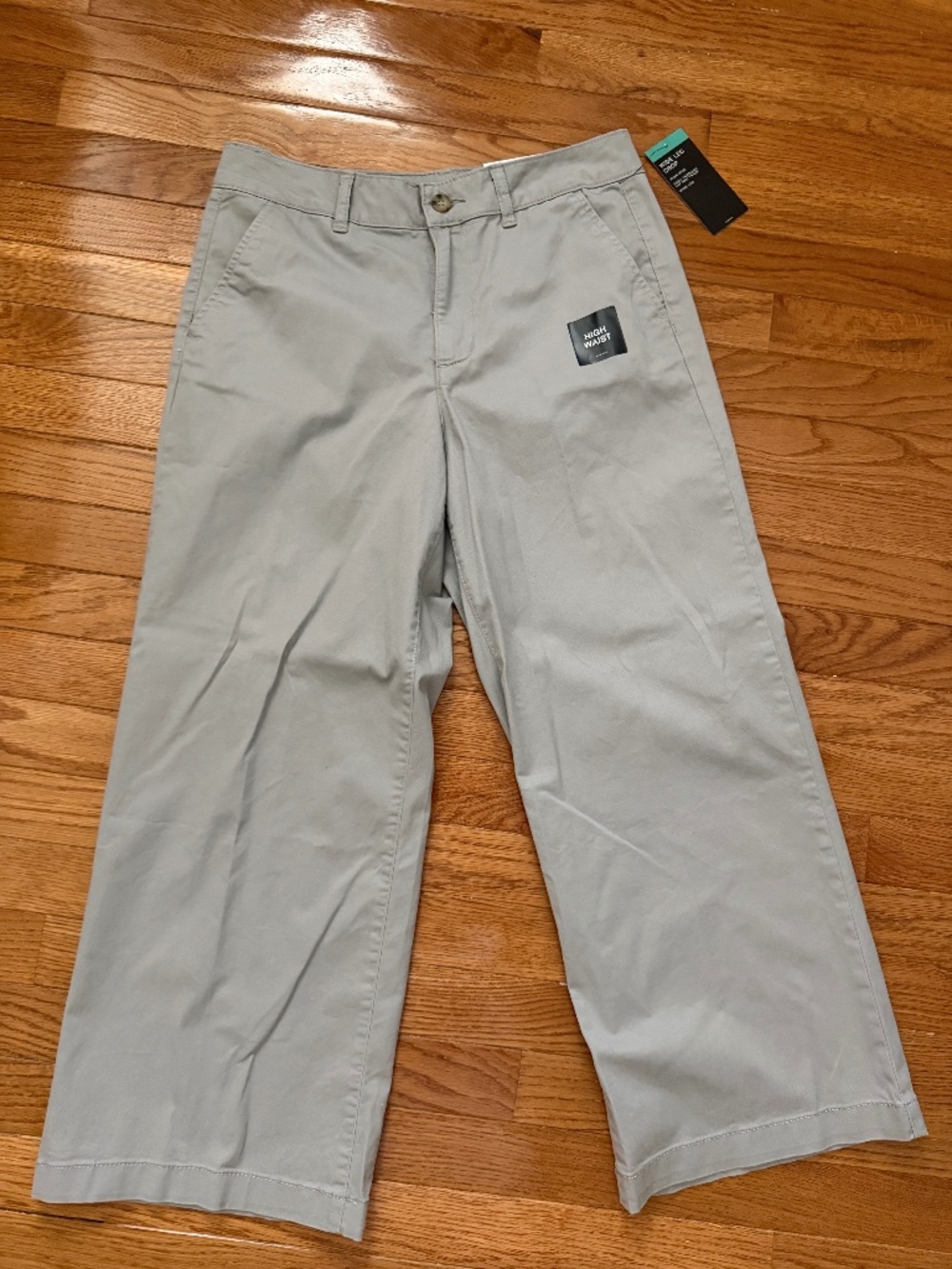 NWT ANA Wide Leg Crop Pant. Size 6. Color Grey. Inseam: 25 1/2";